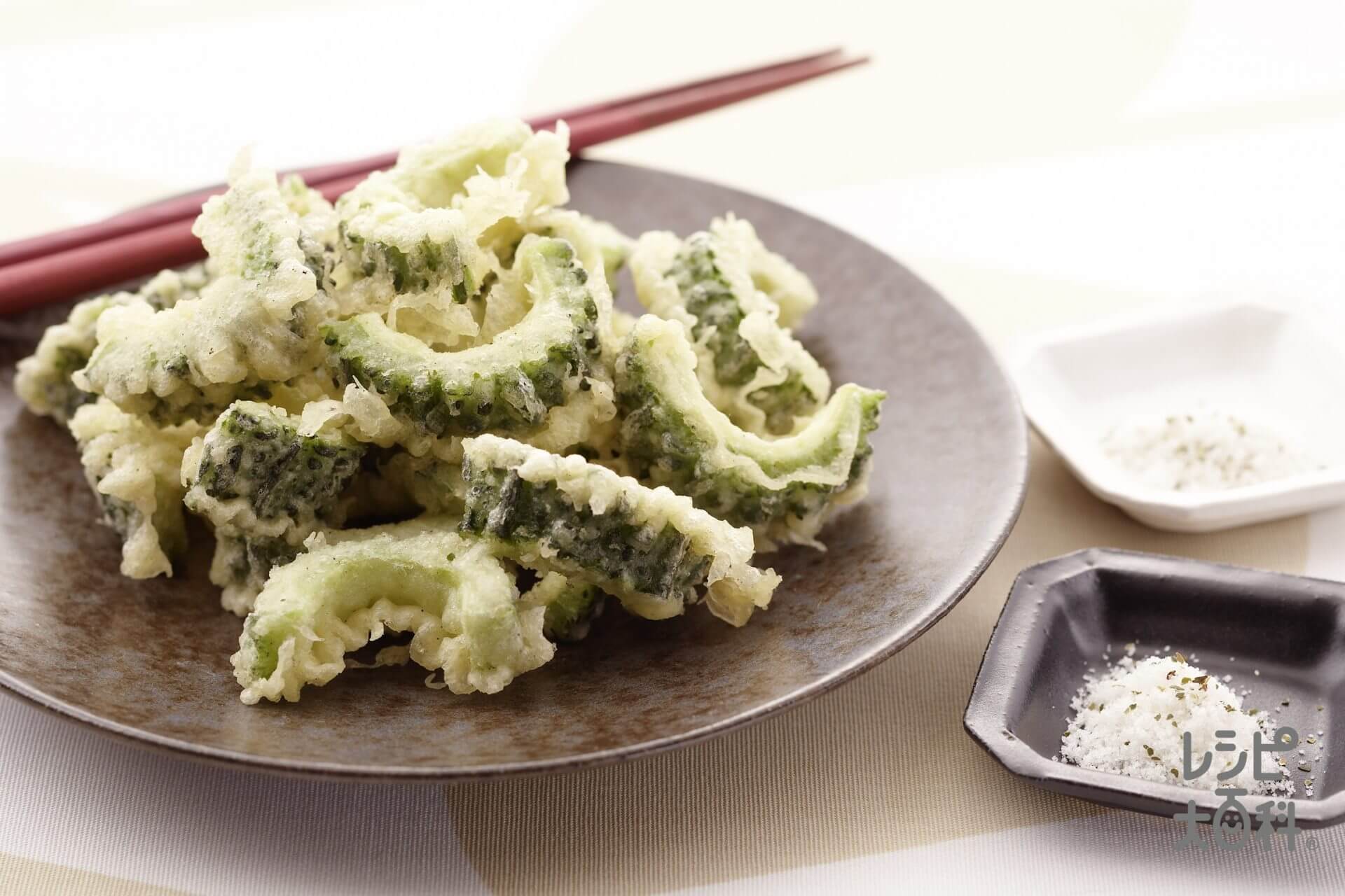 Bitter Gourd Kakiage Tempura avec sel Umami